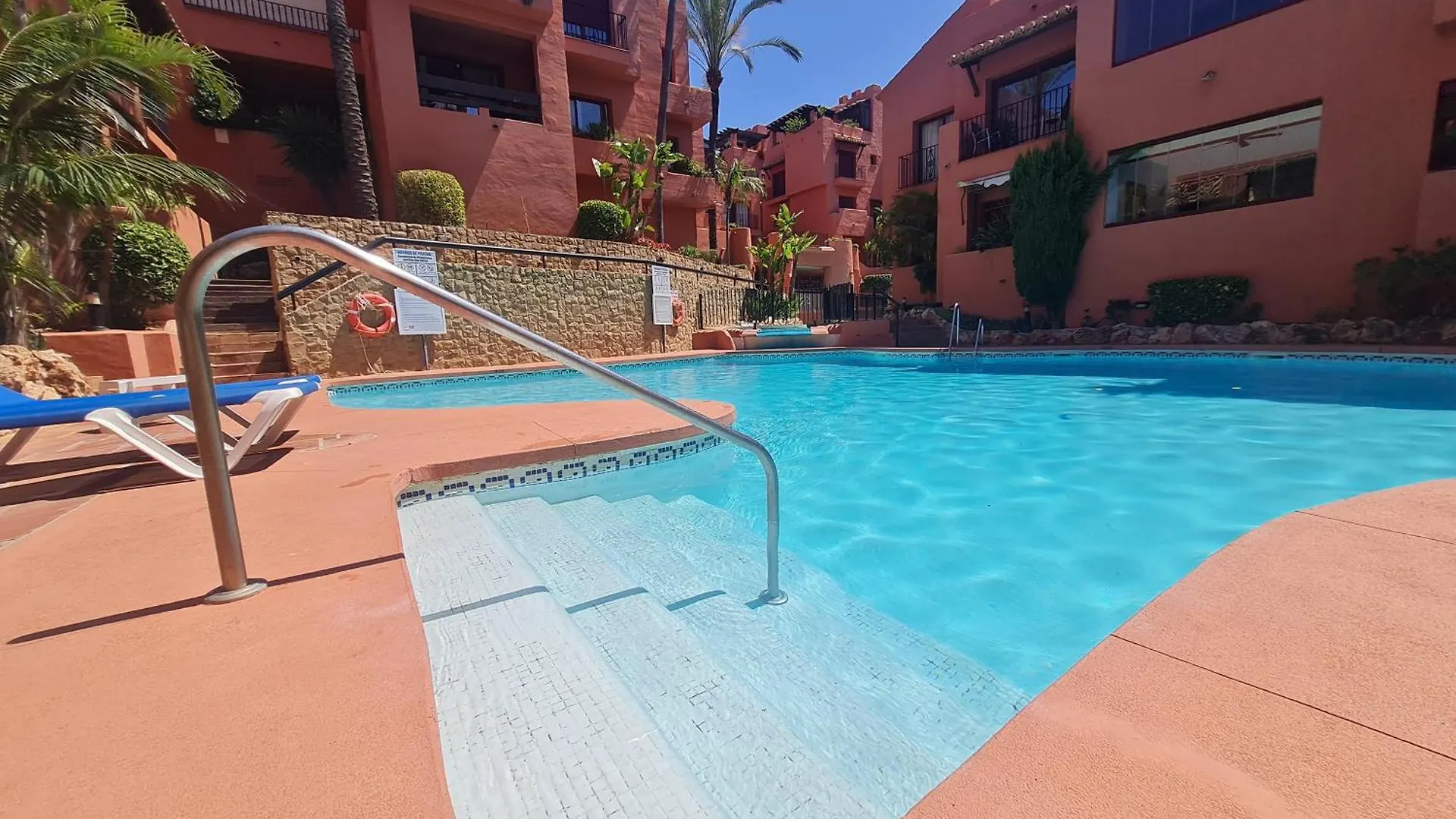 Luxury Spacious Penthouse & Garage 150M To Beach contacts