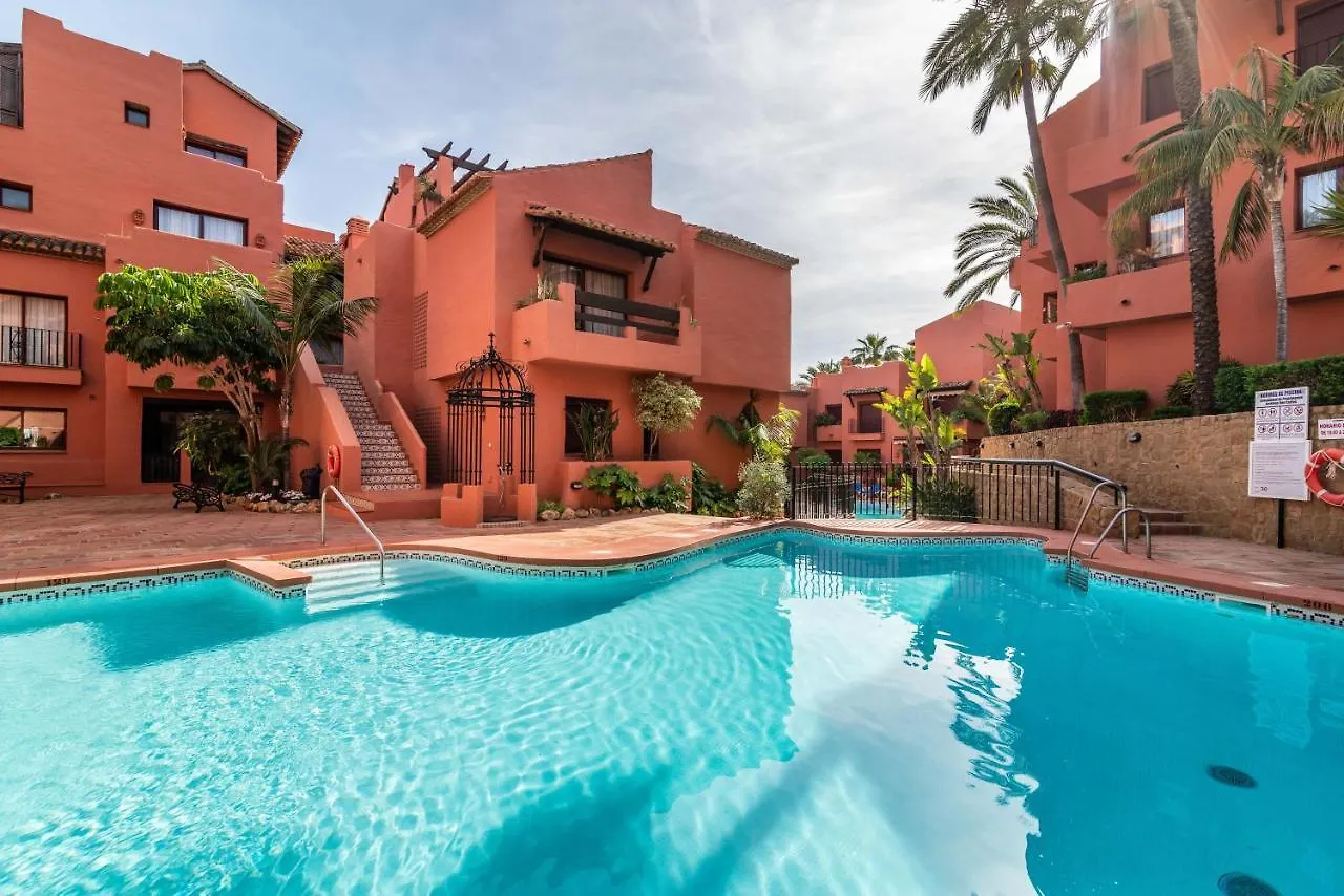 Luxury Spacious Penthouse & Garage 150M To Beach Marbella Apartment