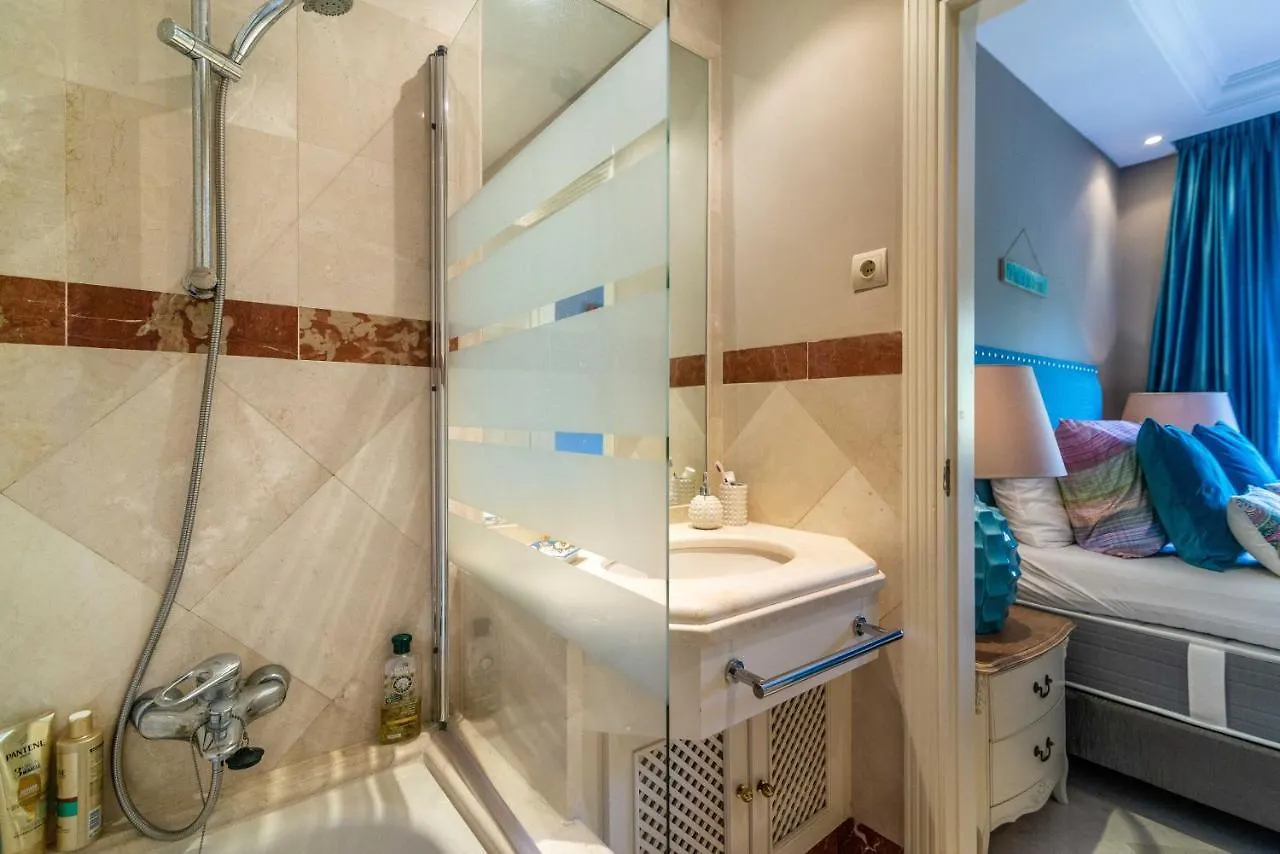 Apartment Luxury Spacious Penthouse & Garage 150M To Beach Marbella